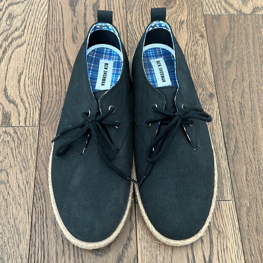 Canvas shoes
